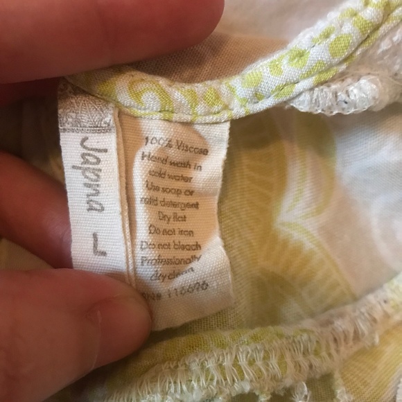 Japna Silky sleevless blouse - Picture 4 of 4